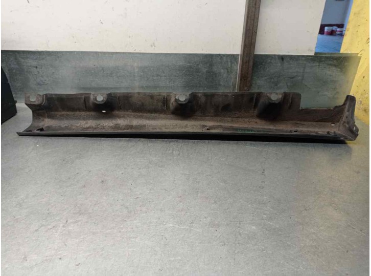 Recambio de spoiler talonera lateral derecha para suzuki ignis rm (mh) 1.5 cat referencia OEM IAM 7727186G00  