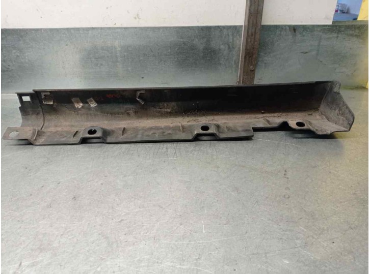 Replacement right side skirt spoiler for Suzuki Ignis RM (MH) 1.5 cat OEM IAM reference 7727186G00 