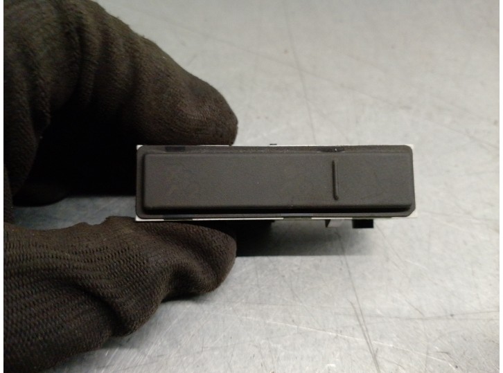 Replacement multifunction display for Chevrolet HHR 2.4 16V OEM IAM reference 22627868 25828899 