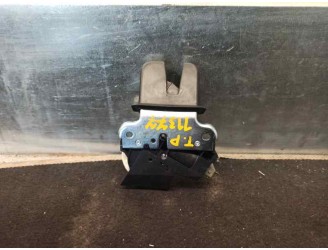Replacement boot / tailgate lock for Volkswagen Passat saloon (3C2) 2.0 TDI OEM IAM reference 4F5827505D 3 PINS 4 DOORS