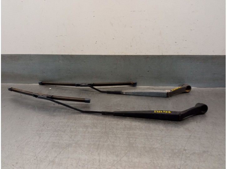 Recambio de brazo limpia delantero derecho para kia picanto 1.0 cat referencia OEM IAM 9832007000 9831007000 