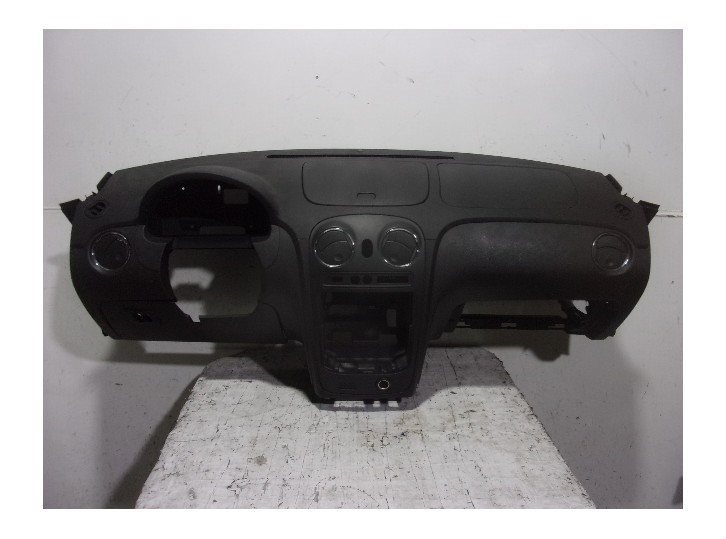 Recambio de salpicadero para chevrolet hhr 2.4 16v referencia OEM IAM 25871310 NEGRO 