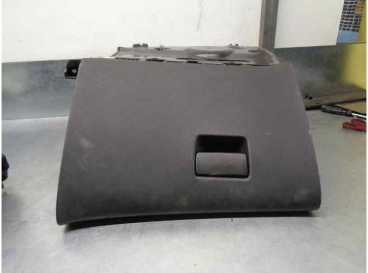 Recambio de guantera para opel astra j lim. 1.7 16v cdti referencia OEM IAM 2209667 