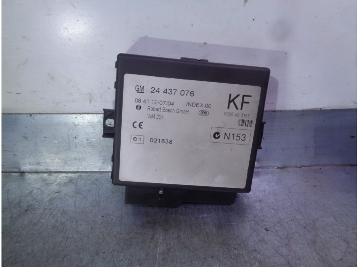 Recambio de centralita cierre para opel zafira a elegance referencia OEM IAM 24437076 F005V00155 BOSCH