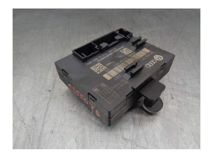 Replacement central locking unit for Audi Q5 (8R) 2.0 16V TDI OEM IAM reference 8K0959795F TEMIC