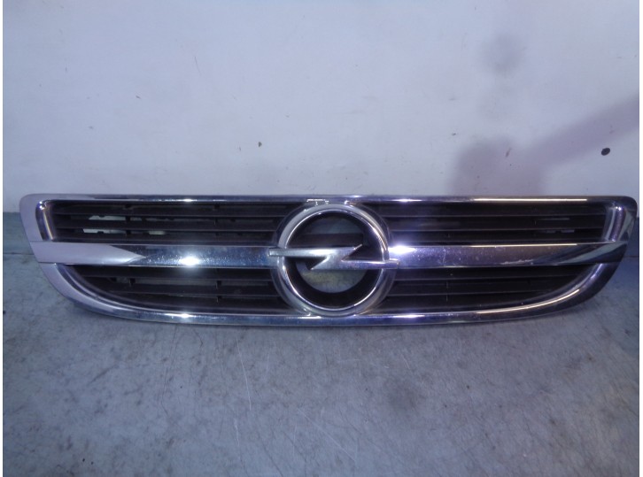 Recambio de rejilla delantera para opel zafira a elegance referencia OEM IAM 24453538 