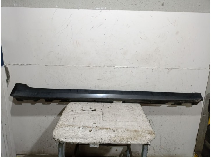 Recambio de faldon lateral para bmw 5 (g30, f90) 520 d referencia OEM IAM 51777475604 51777475604 