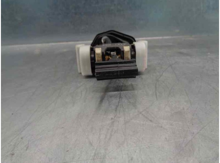 Recambio de retenedor puerta para opel insignia berlina 2.0 cdti cat referencia OEM IAM 13229021 