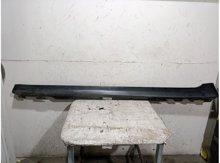 Recambio de faldon lateral para bmw 5 (g30, f90) 520 d referencia OEM IAM 51777475603 51777475603 