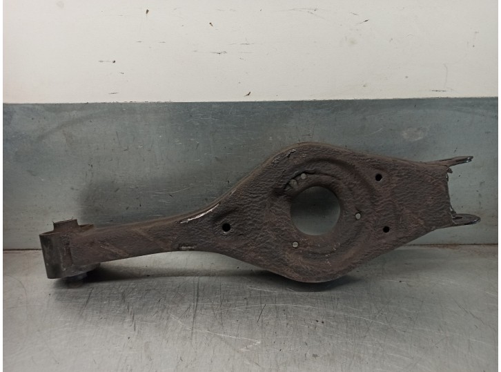 Recambio de brazo suspension inferior trasero derecho para hyundai i30cw 1.6 crdi cat referencia OEM IAM 552102H100  