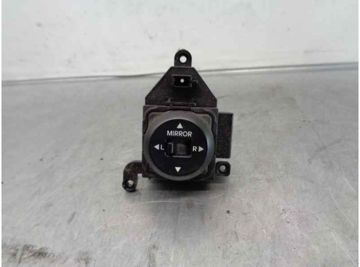 Recambio de mando retrovisor para hyundai i30 1.6 crdi cat referencia OEM IAM 935402L000  
