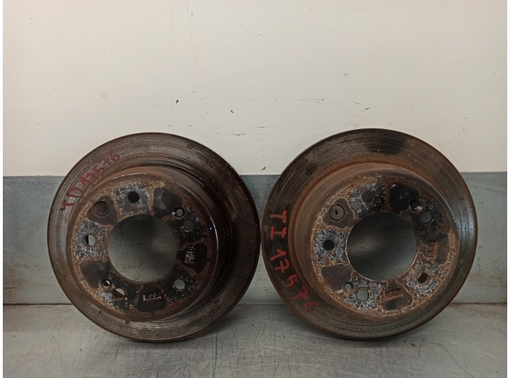 Recambio de disco freno trasero para hyundai i30cw 1.6 crdi cat referencia OEM IAM 583941H000  