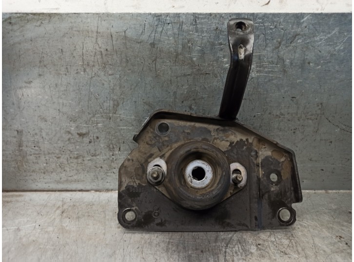 Replacement left engine mount for Citroën C4 Saloon 1.6 16V HDi FAP OEM IAM reference 96230491 
