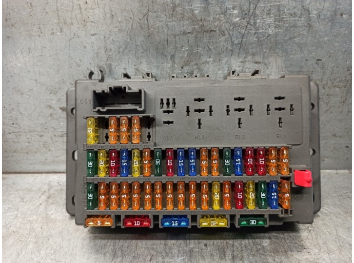 Recambio de caja reles / fusibles para mini r50 , r53 1.6 16v cat referencia OEM IAM 690660004 518030523 