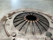 Recambio de kit embrague para volkswagen polo berlina (6n2) 1.4 referencia OEM IAM 319007911 120016610 LUK