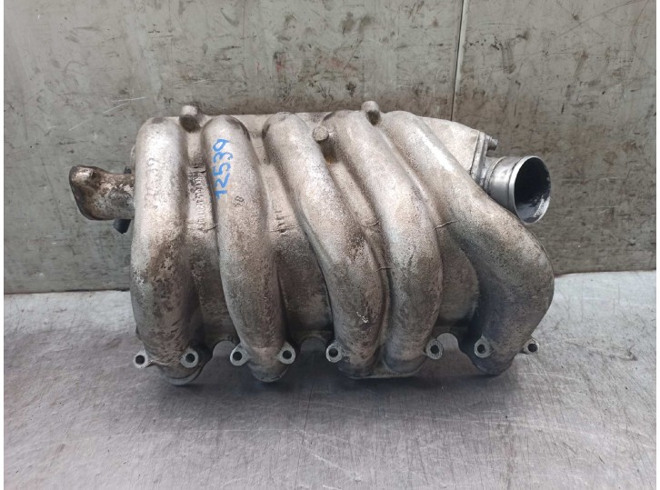 Recambio de colector admision para audi 100 berlina (c4) 2.5 tdi referencia OEM IAM 046129713F  