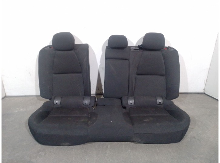 Recambio de asientos traseros para mazda 3 hatchback (bp) 2.0 skyactiv-g m hybrid referencia OEM IAM PE 