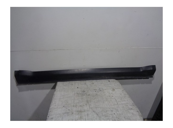 Recambio de faldon lateral para mitsubishi outlander (cw0) 2.0 di-d cat referencia OEM IAM 6512A026 NEGRO DERECHO