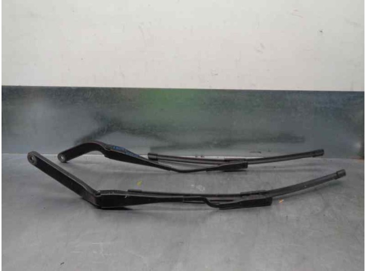 Recambio de brazo limpia delantero derecho para mini r60 countryman diesel cat referencia OEM IAM 61619806441  