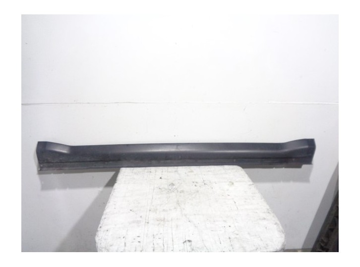 Recambio de faldon lateral para mitsubishi outlander (cw0) 2.0 di-d cat referencia OEM IAM 6512A025 NEGRO IZQUIERDO