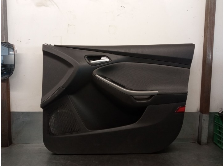Recambio de guarnecido puerta delantera derecha para ford focus iii 1.6 tdci referencia OEM IAM 1797069 1797069 
