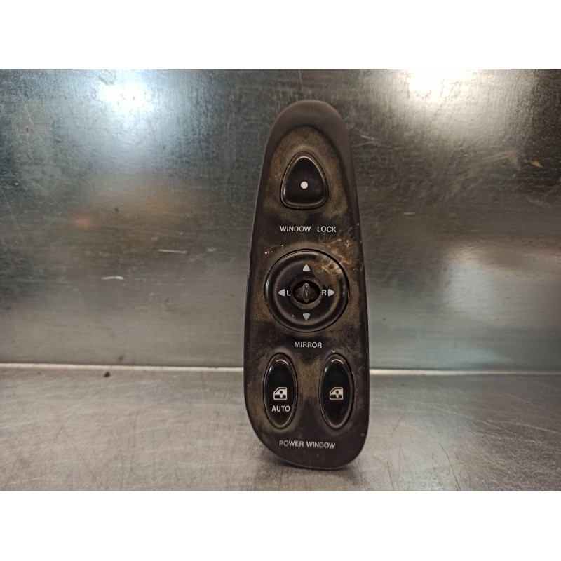 Recambio de mando elevalunas delantero izquierdo para hyundai coupe rd (1997... 1.6 fx referencia OEM IAM 9357027000 9357027100 