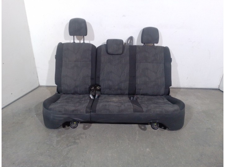 Recambio de asientos traseros para dacia logan mcv 1.5 dci diesel cat referencia OEM IAM 8201038075 8201038075 
