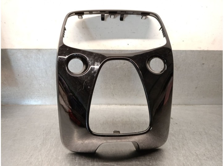 Recambio de molduras delanteras para peugeot 108 1.0 vti 72 referencia OEM IAM 554050H040 B0007997ZD 