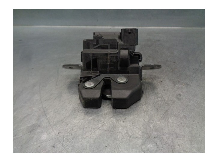 Replacement trunk / tailgate lock for Fiat Tipo II (357) Sedan 1.3 16V M-Jet CAT OEM IAM reference 0052096564 4 PINS 