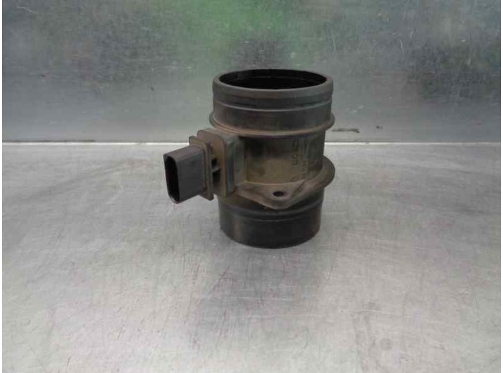 Replacement mass air flow sensor for Volkswagen Passat Variant (3C5) 2.0 TDI OEM IAM reference 03G906461C 0281002735 BOSCH