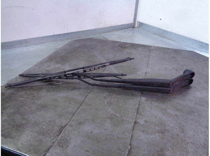 Recambio de brazo limpia delantero derecho para ssangyong kyron 2.0 referencia OEM IAM 7853009100  