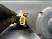 Recambio de motor elevalunas delantero derecho para ford fiesta (cbk) 1.4 tdci cat referencia OEM IAM 0130821939 2 PINES 5 PUERT