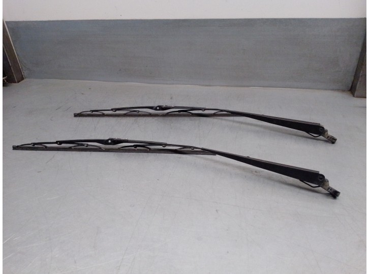 Replacement front right wiper arm for Tata Telco Sport 1.9 OEM IAM reference 265482410126 RIGHT AND LEFT 