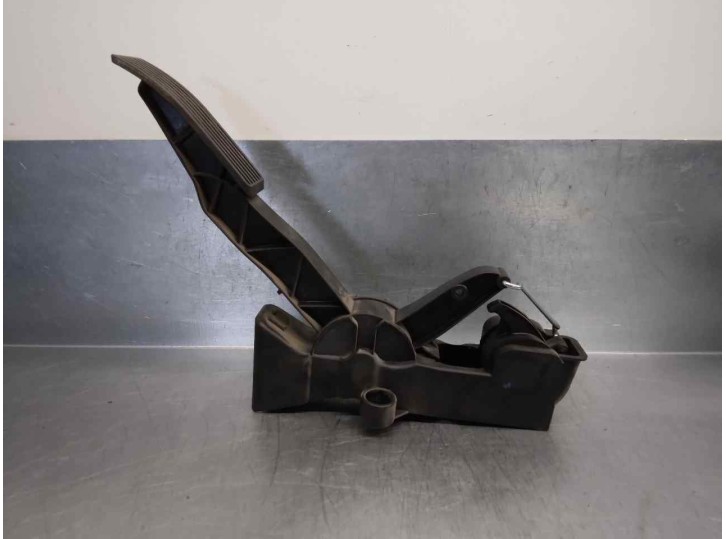 Recambio de potenciometro pedal para mercedes-benz clase a (w169) 2.0 cdi cat referencia OEM IAM A1693000304  