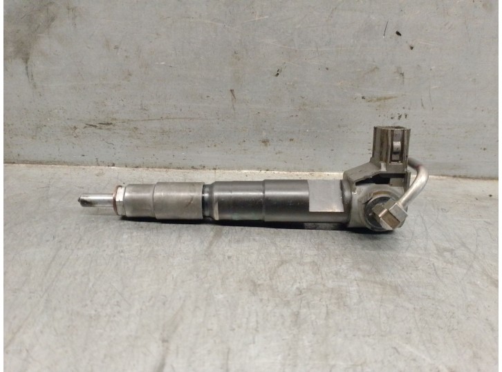 Recambio de inyector para subaru outback (bs) 2.0 d awd (bsd) referencia OEM IAM 16613AA040  DENSO