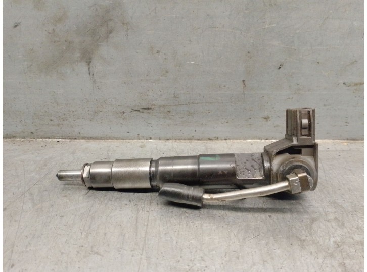 Replacement injector for Subaru Outback (BS) 2.0 D AWD (BSD) OEM IAM reference 16613AA040 DENSO