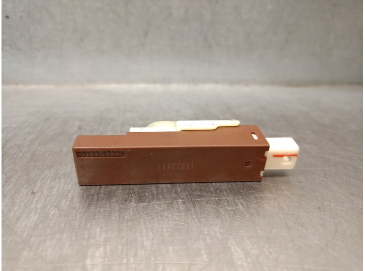 Recambio de antena para peugeot 108 1.0 vti 72 referencia OEM IAM 18023493 