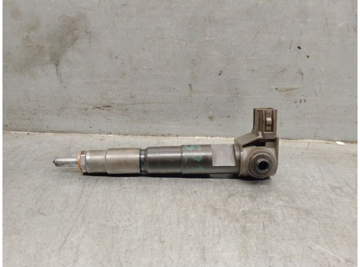 Recambio de inyector para subaru outback (bs) 2.0 d awd (bsd) referencia OEM IAM 16613AA040  DENSO