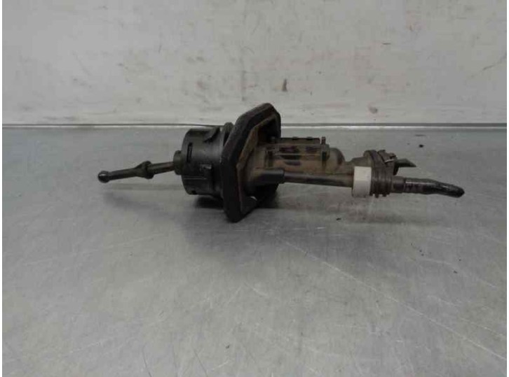Recambio de bomba embrague para ford focus cabrio (ca5) 2.0 cat referencia OEM IAM 3M517A543AE 