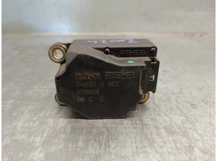 Recambio de motor apertura trampillas climatizador para volvo xc90 2.4 diesel cat referencia OEM IAM 74935G BEHR