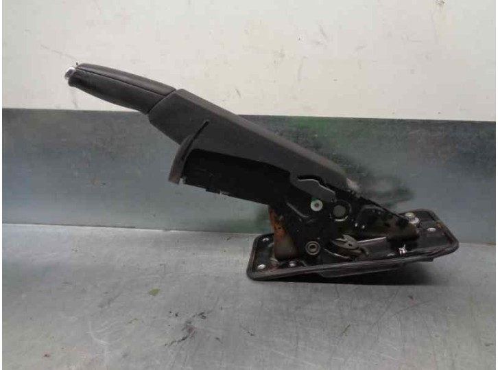 Replacement handbrake lever for Seat Exeo Saloon (3R2) 2.0 TDI OEM IAM reference 8E0711777A 