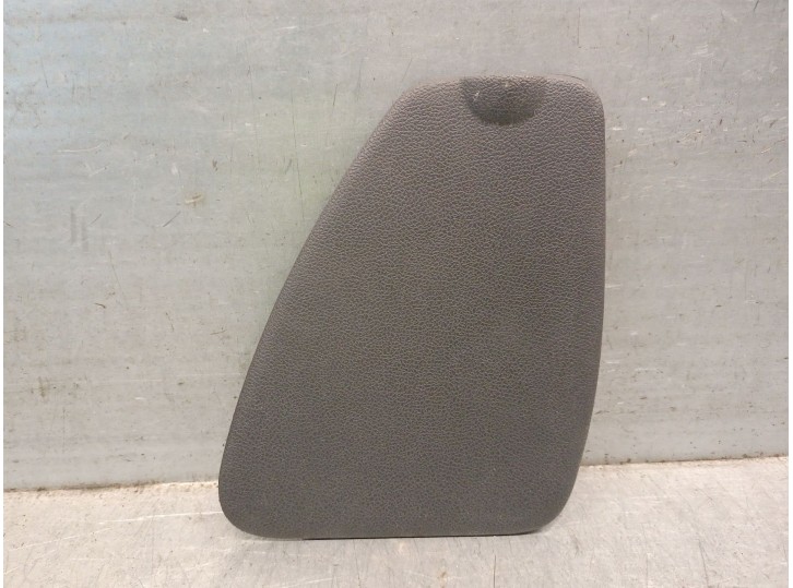 Recambio de tapa fusibles para dacia logan mcv 1.5 dci diesel cat referencia OEM IAM 8200735470 