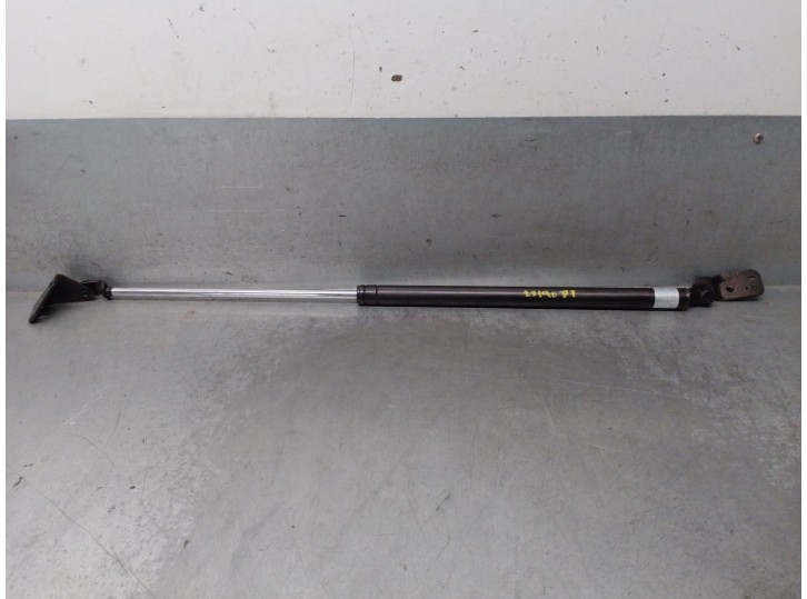 Replacement trunk / tailgate shock absorbers for Kia Pride Station Wagon 1.3 OEM IAM reference KK12162620 KK12162620 