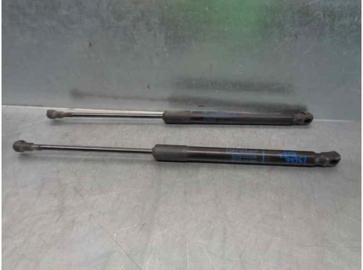 Replacement trunk / tailgate shock absorbers for Renault Kadjar 1.5 dCi diesel FAP Energy OEM IAM reference 904516028R 