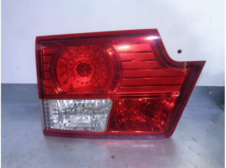 Recambio de piloto trasero izquierdo para ssangyong kyron 2.0 referencia OEM IAM 8360309150 DE PORTON 5 PUERTAS