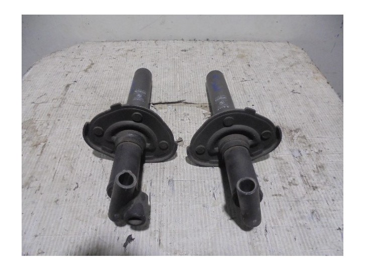 Recambio de refuerzo paragolpes trasero para bmw serie 7 (e38) 730d automático referencia OEM IAM 51128125424 51128125421 511281