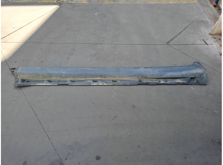 Replacement side skirt for Volvo XC90 2.4 Diesel CAT OEM IAM reference 30655189 30653722 