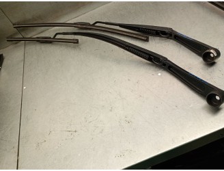 Recambio de brazo limpia delantero derecho para kia rio iv (yb, sc, fb) 1.0 t-gdi 100 referencia OEM IAM 98321H8000 98321H8000 