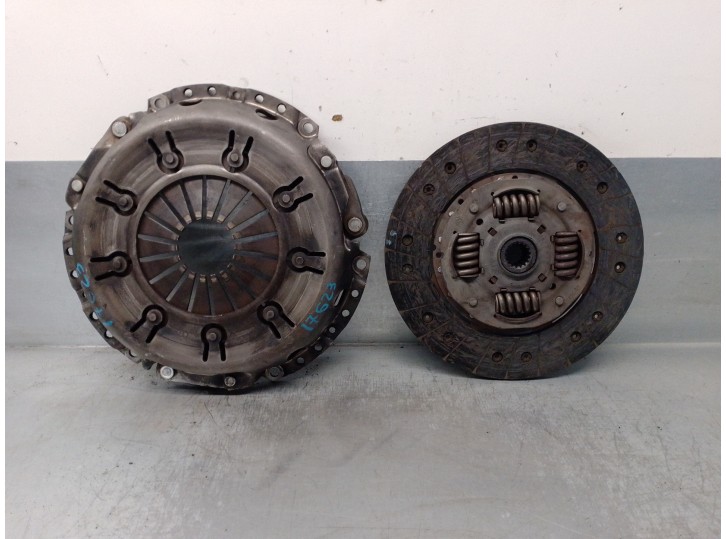 Recambio de kit embrague para chrysler voyager (gs) 2.5 turbodiesel referencia OEM IAM 4856173 324015010 LUK