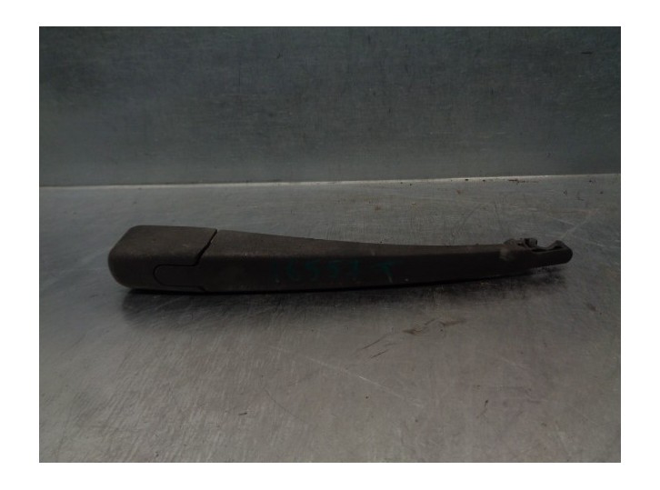 Replacement rear wiper arm for Kia Cee'd 1.6 CRDi CAT OEM IAM reference 988111H000 